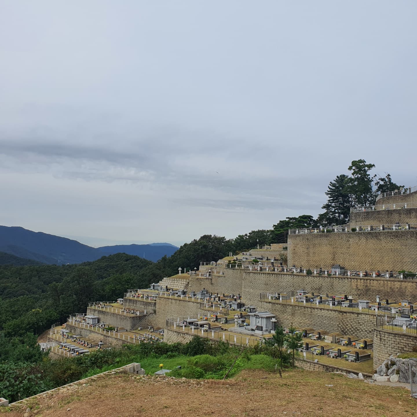 갑산공원묘원